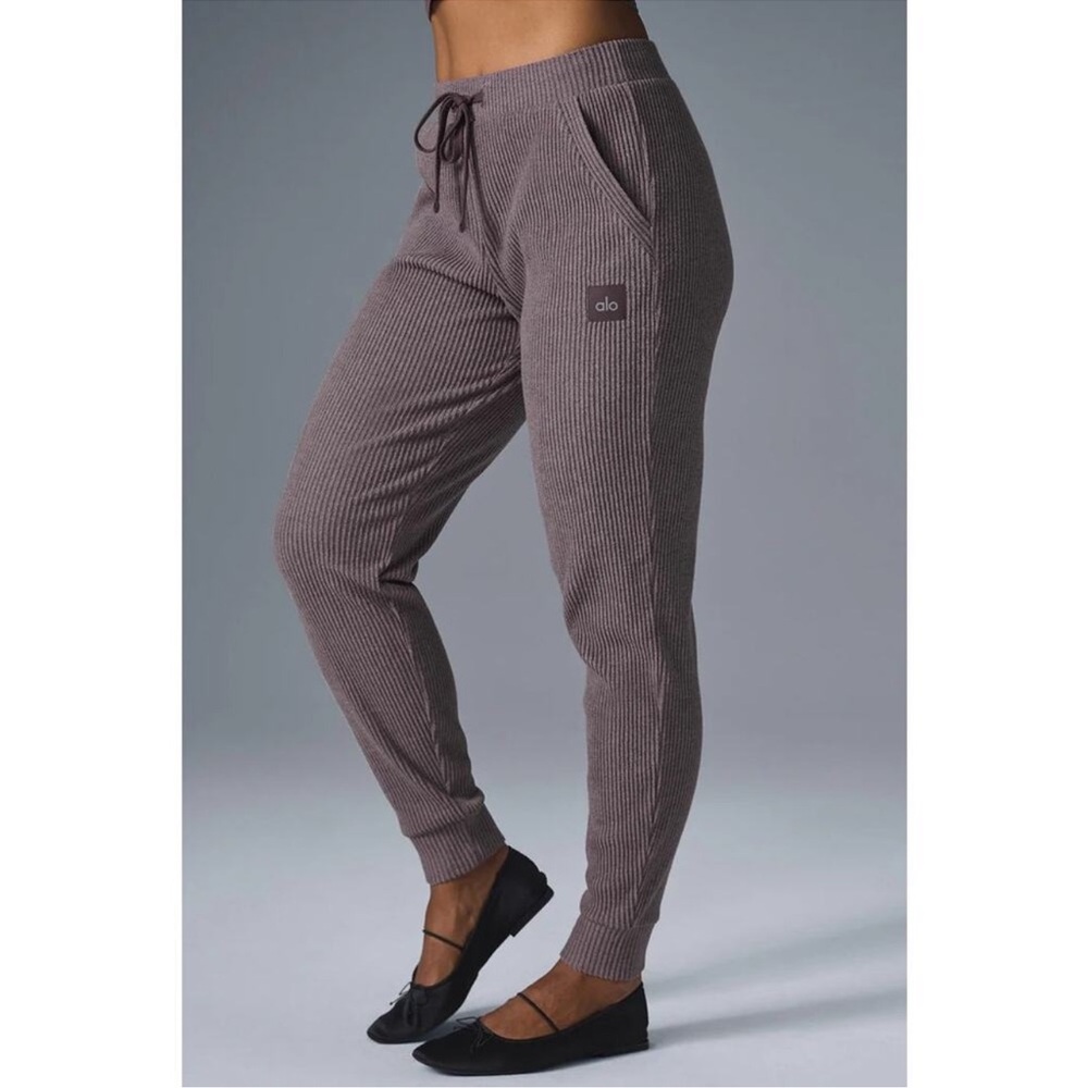 Alo Yoga Muse Sweatpant Raisinette Heather